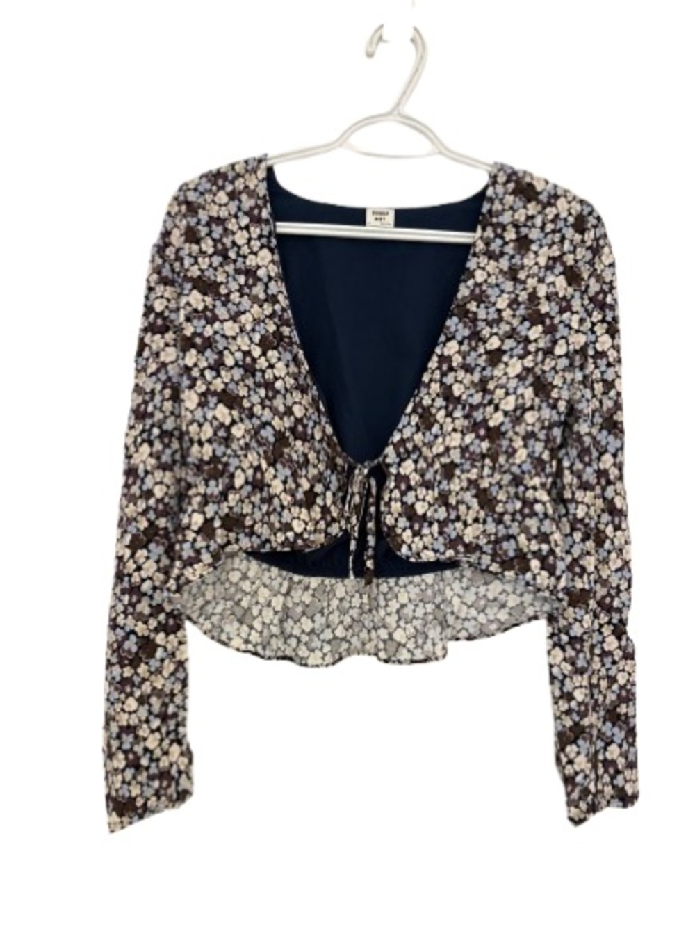 Aritzia SUNDAY BEST Cropped Tie-Front Long Sleeved Floral Blouse Size Medium